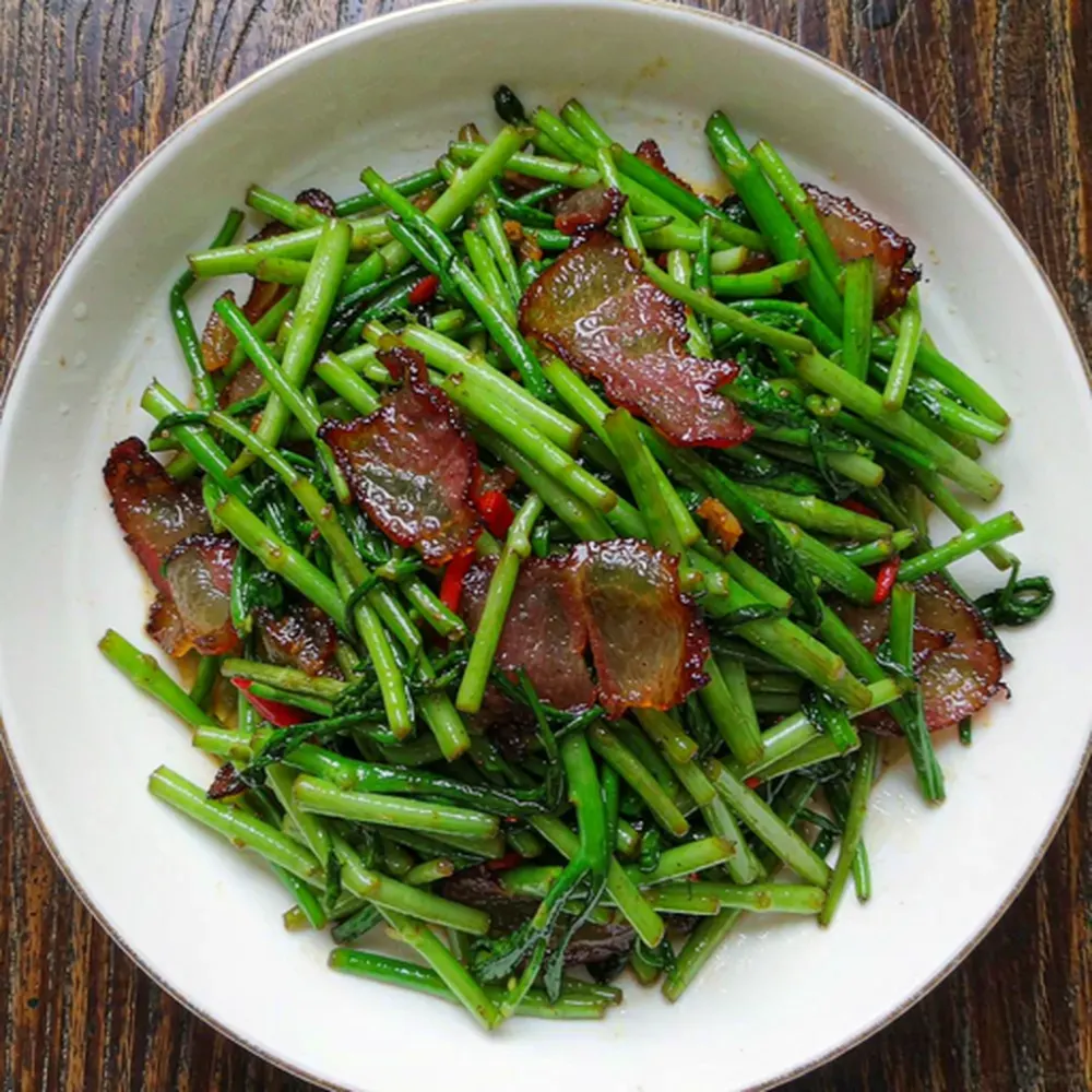 藜蒿炒腊肉（赣菜（江西菜））成品图